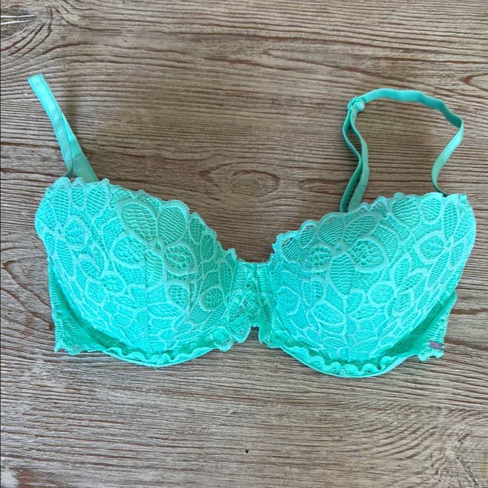 NWOT- Victorias Secret Pink Collection Mint Green Lace Underwire Bra 34D